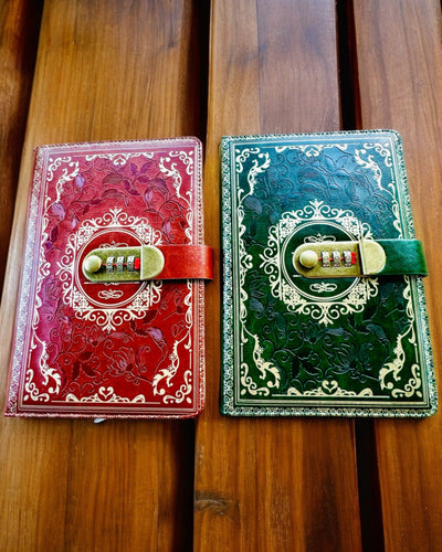 Exclusivo Caderno de Couro "Sekretnik" A5 com Fecho de Combinação - personalização com gravação