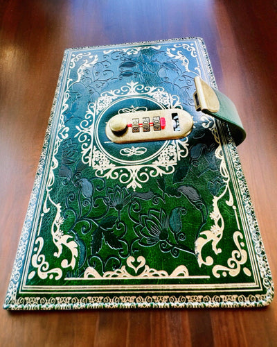 Exclusivo Caderno de Couro "Sekretnik" A5 com Fecho de Combinação - personalização com gravação