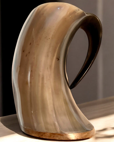 Caneca Esculpida 'Majstersztyk' com possibilidade de personalização por gravação - 5 variantes de cores