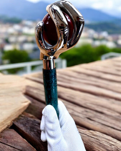 Bengala "Mão Real" – feita à mão com pele natural, possibilidade de personalização com gravação