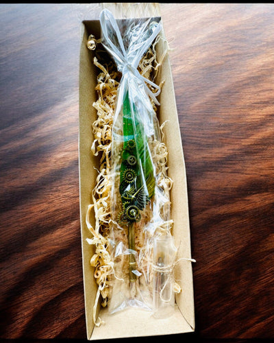 Caneta Caligráfica "Elegância Steampunk" com Pena de Peru - Feita à Mão 5 variantes à escolha, personalização com gravação para presente