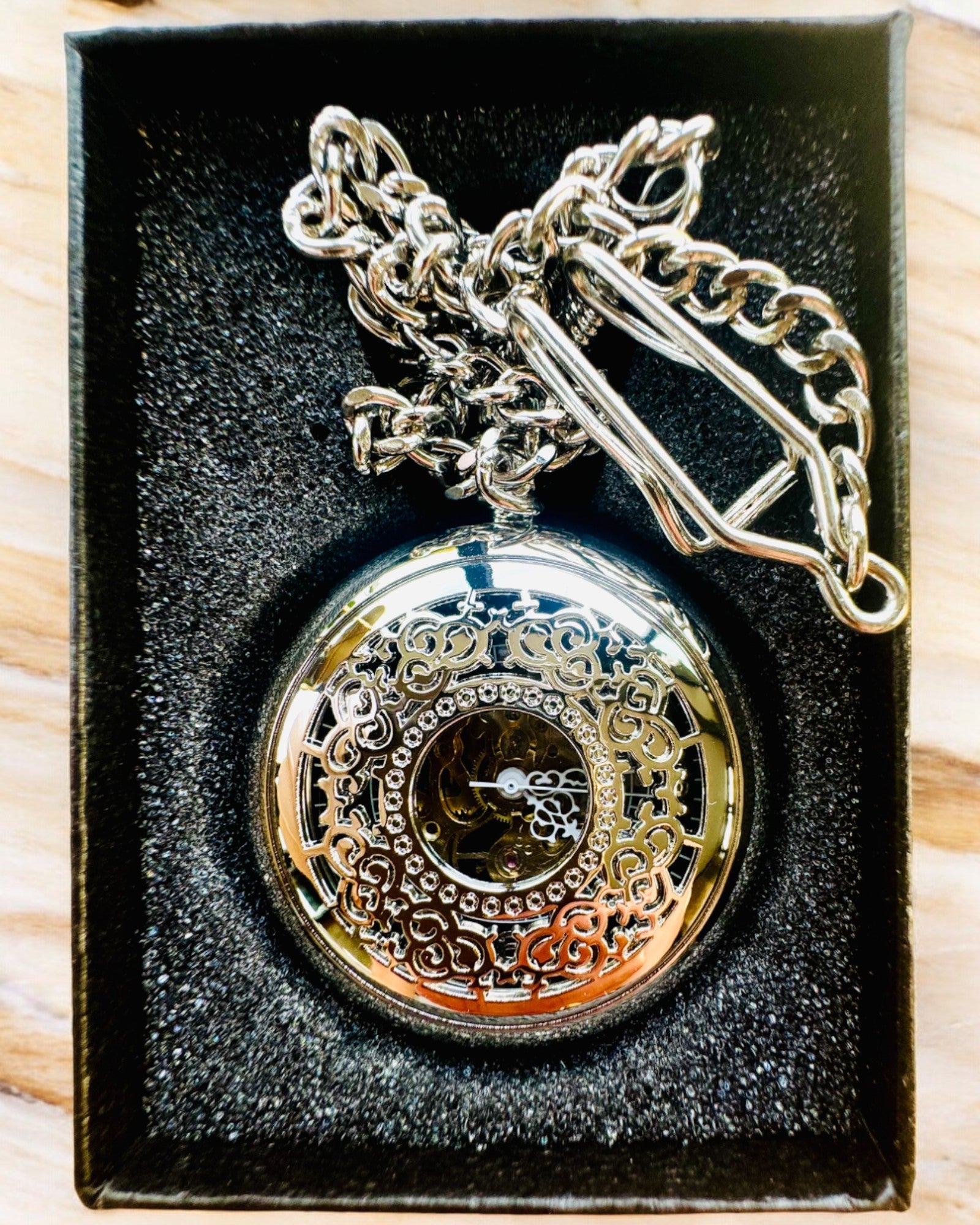Relógio de Bolso "Eterna Elegancja", presente personalizado, gravação. Cor prateada