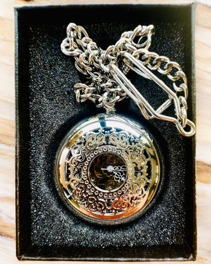 Relógio de Bolso "Eterna Elegancja", presente personalizado, gravação. Cor prateada