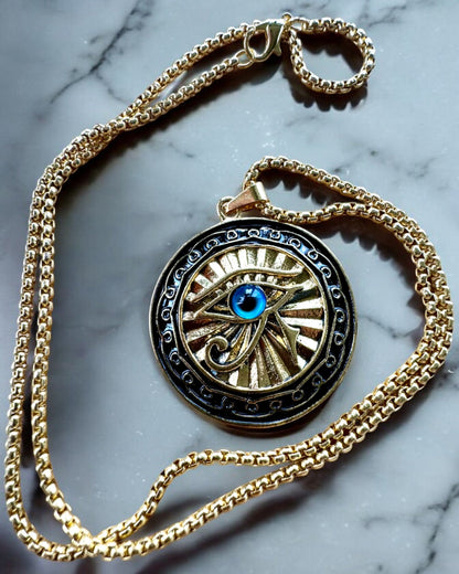 Amuleto "Oko Horusa" - Elegância e Proteção, possibilidade de personalização com gravação para presente