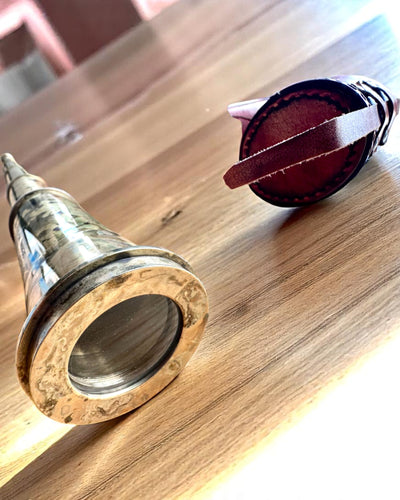 Luneta Real “Voyager 1818” – Exclusiva, em latão, 83 cm, feita à mão, com estojo em pele natural – Edição de colecionador, personalizável com gravação para presente