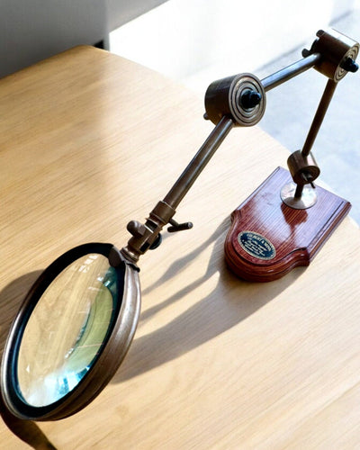 Lupa artesanal "Royal Magnifier" com base e suporte ajustável - possibilidade de personalização com gravação para presente