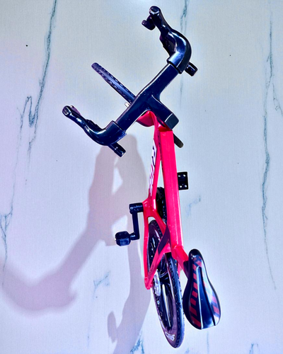 „Speedster” – modelo de colecionador com opção de gravação, 2 variantes à escolha