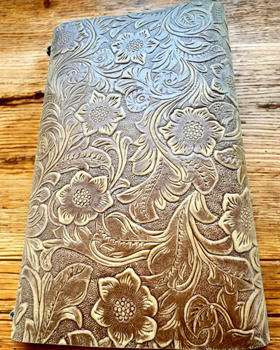 Caderno Retro de Luxo com Capa de Couro - "Vintage Elegance", 480 páginas, possibilidade de personalização com gravação