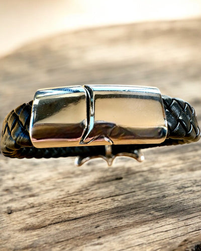 Pulseira Masculina "SkyRider" – Estilo em Couro com Caráter - possibilidade de personalização com gravação