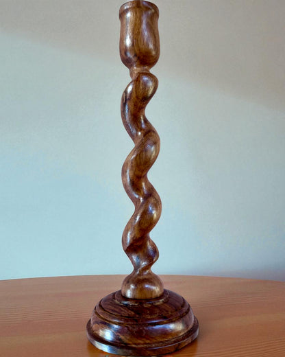 Conjunto de 3 castiçais "Luz Espiral" 25 cm de altura, possibilidade de personalização com gravação para presente