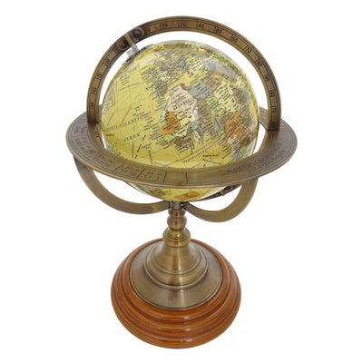 Globo decorativo com base em latão e possibilidade de personalização por gravação