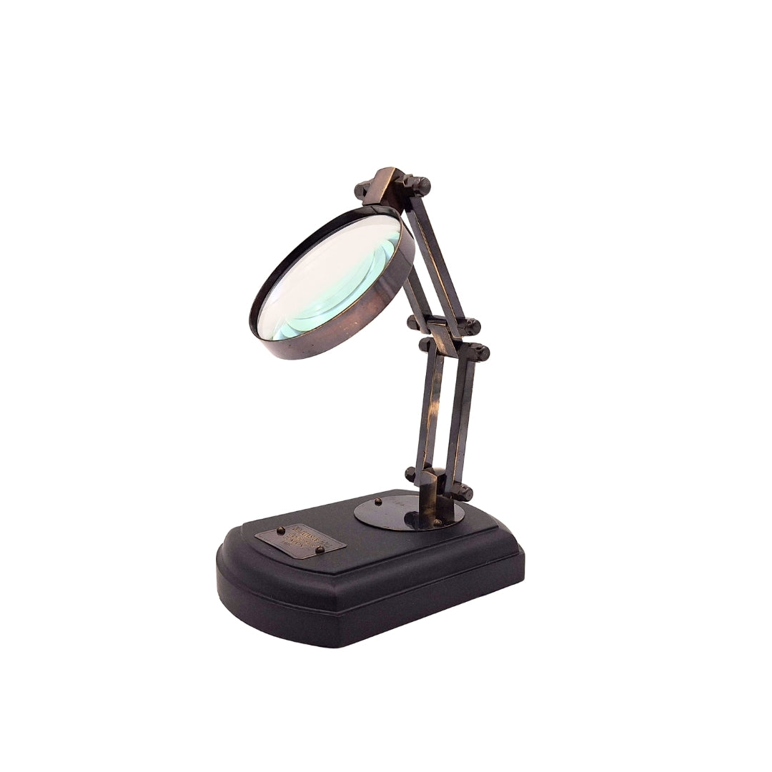 Lupa com base de madeira e moldura de latão, possibilidade de personalização por gravação, presente ideal para modelistas e amantes do estilo retro, diâmetro 7,5 cm, ampliação 3,5x