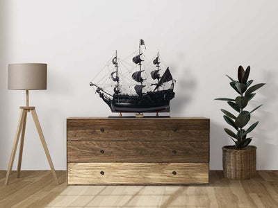 Modelo de Navio Pirata Pérola Negra BP80R com Possibilidade de Personalização por Gravação, comprimento 89 cm, presente exclusivo para qualquer ocasião, artesanato artístico, base em madeira