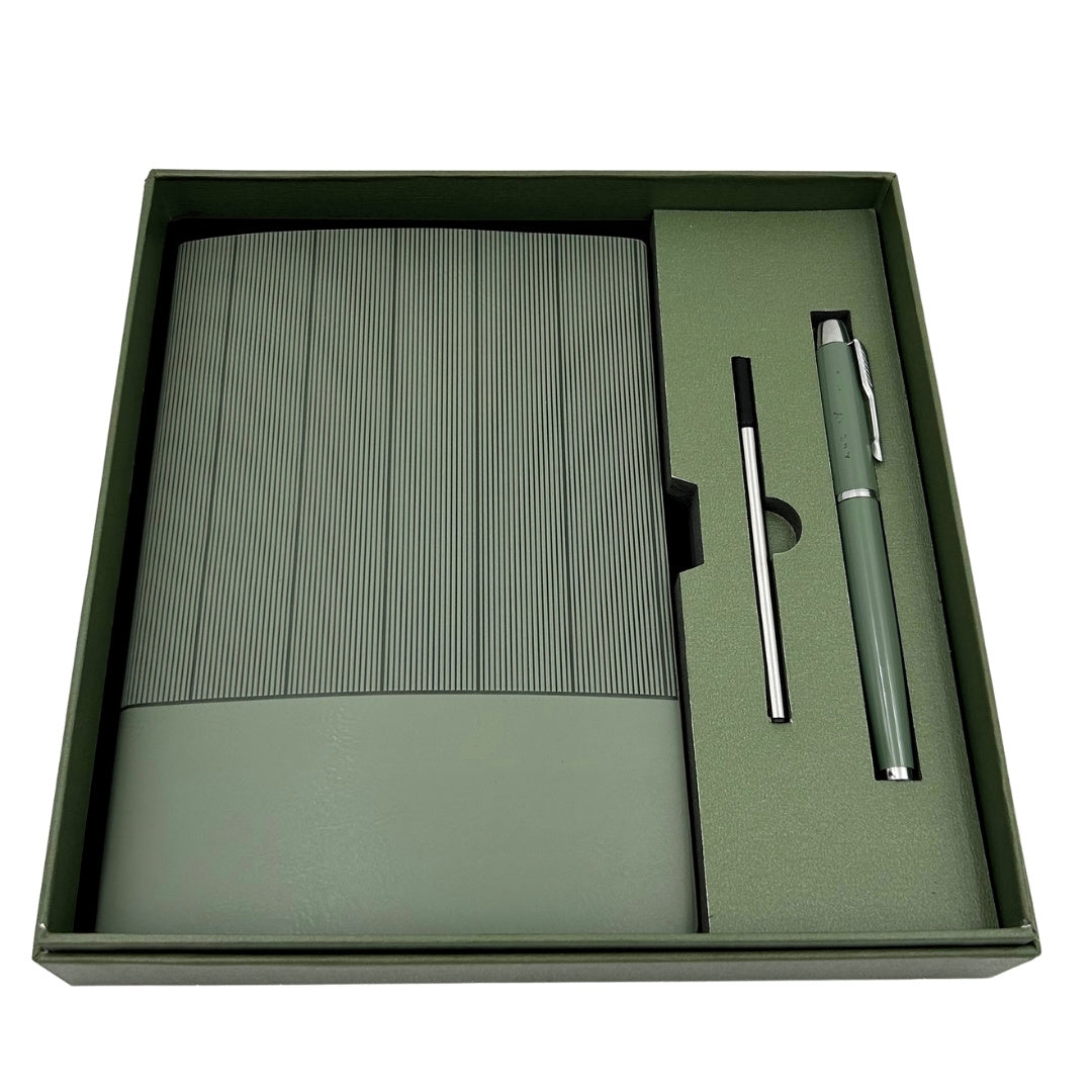Conjunto Elegante para Presente com Gravação Personalizada - Caderno de Pele A5 Verde Oliva com Caneta e Recarga em Caixa de Presente Estética