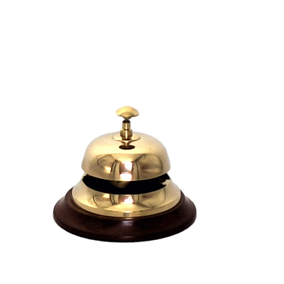 Gongo de latão para hotel com base de madeira TB27/4 com possibilidade de personalização por gravação, presente elegante em cor dourada e castanha, altura 11 cm, diâmetro 12 cm