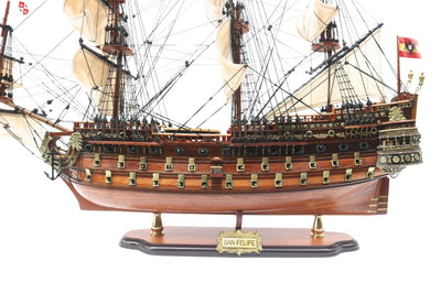 Modelo do veleiro San Felipe 80cm, com possibilidade de personalização por gravação