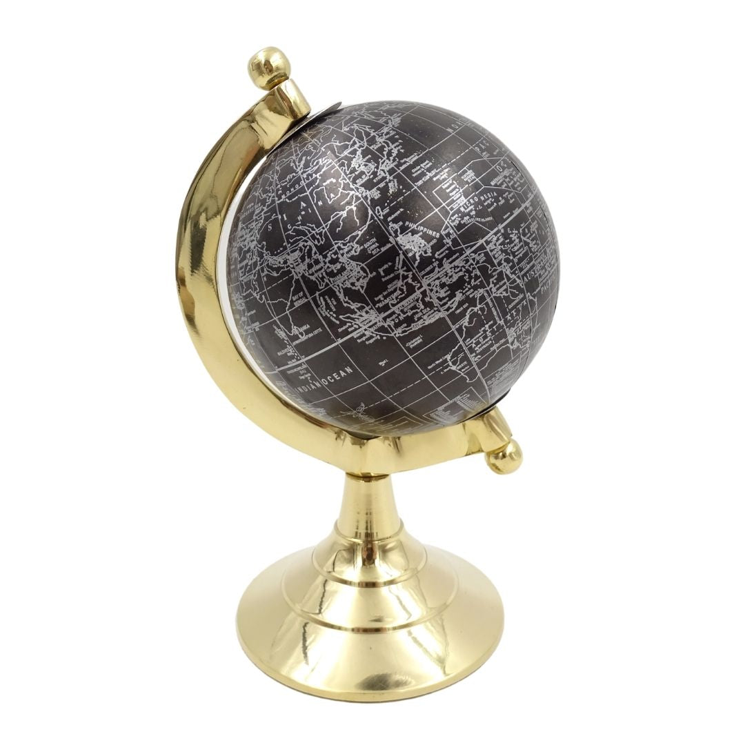 Globo decorativo Black & Gold com possibilidade de gravação personalizada – acessório elegante para presente, altura 20 cm, base de latão, mapa preto com inscrições prateadas