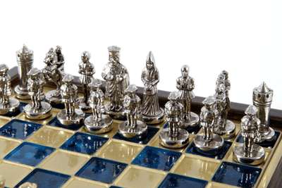 Elegante conjunto de xadrez premium em latão, 20x20cm, Bizâncio, com gravação personalizada - Presente ideal para jogadores de xadrez e amantes de história - Peças feitas à mão com acabamento dourado e prateado