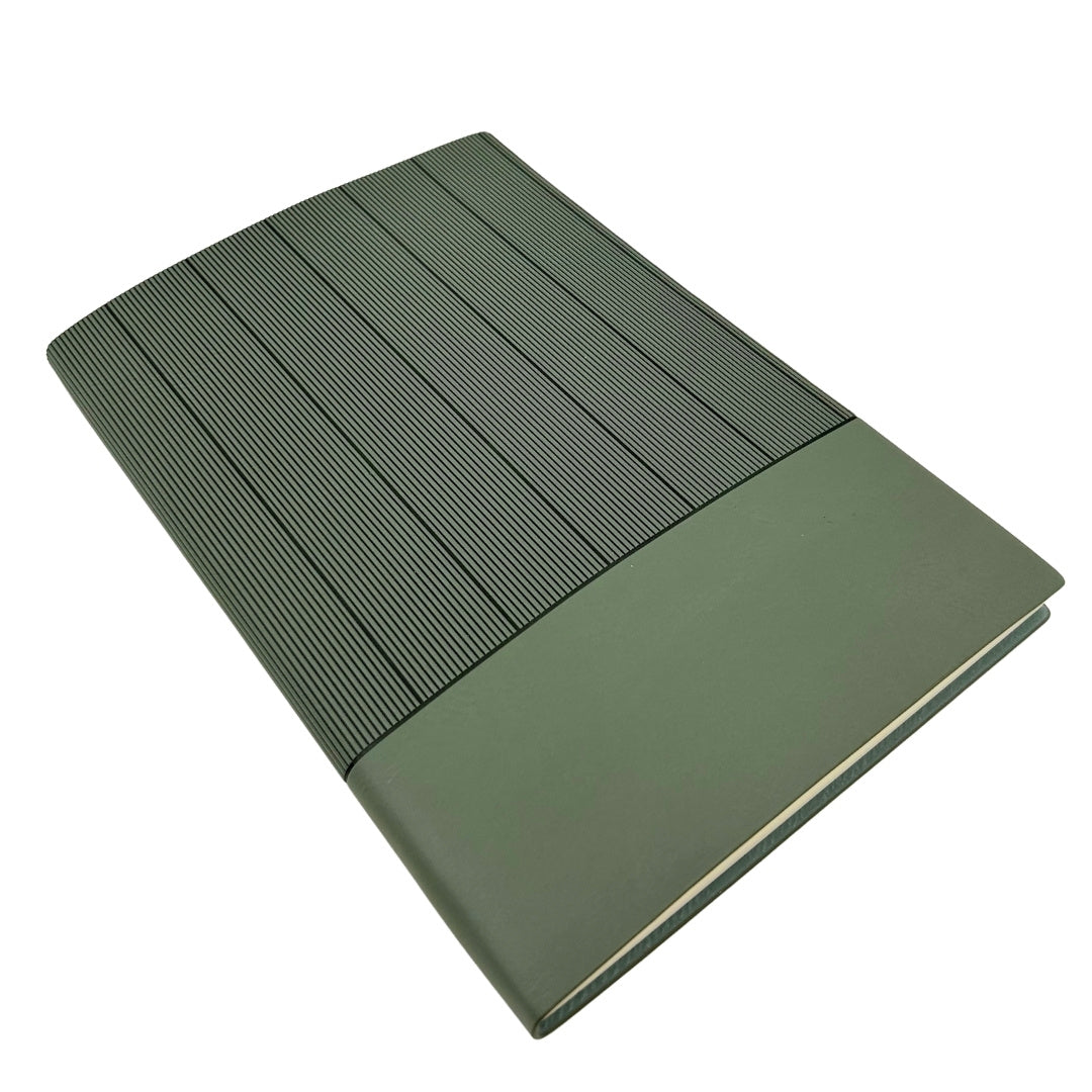 Conjunto Elegante para Presente com Gravação Personalizada - Caderno de Pele A5 Verde Oliva com Caneta e Recarga em Caixa de Presente Estética