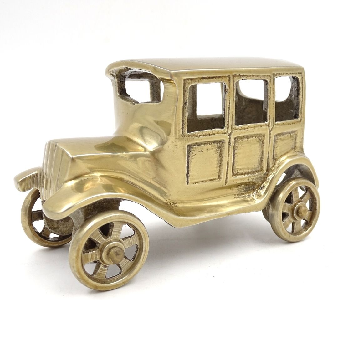 Modelo de Carro Retro BMW Dixi em Metal na Cor Latão Antigo com Possibilidade de Personalização por Gravação