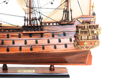 Modelo exclusivo do veleiro San Felipe – SF4, com possibilidade de personalização por gravação