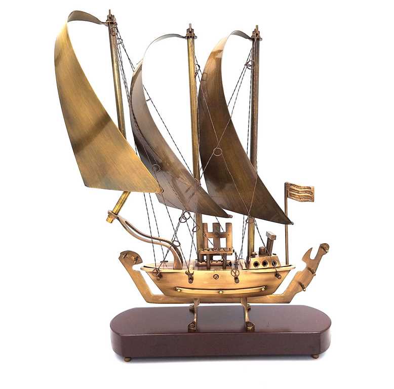 Navio em Latão com Base de Madeira 38 cm com Possibilidade de Gravação