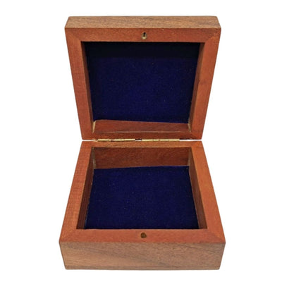 Caixa de madeira para presentes, tipo porta-joias, 8x8 cm, com forro azul-marinho e personalizável com gravação