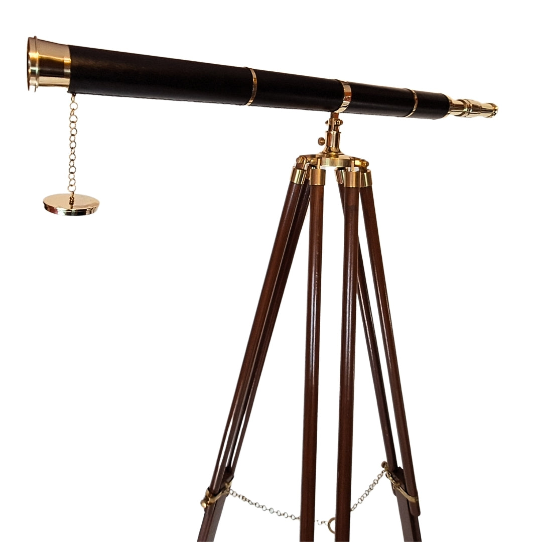 Telescópio decorativo TWSS em tripé de madeira com possibilidade de gravação personalizada