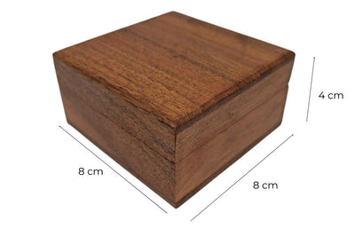 Caixa de madeira para presentes, tipo porta-joias, 8x8 cm, com forro azul-marinho e personalizável com gravação