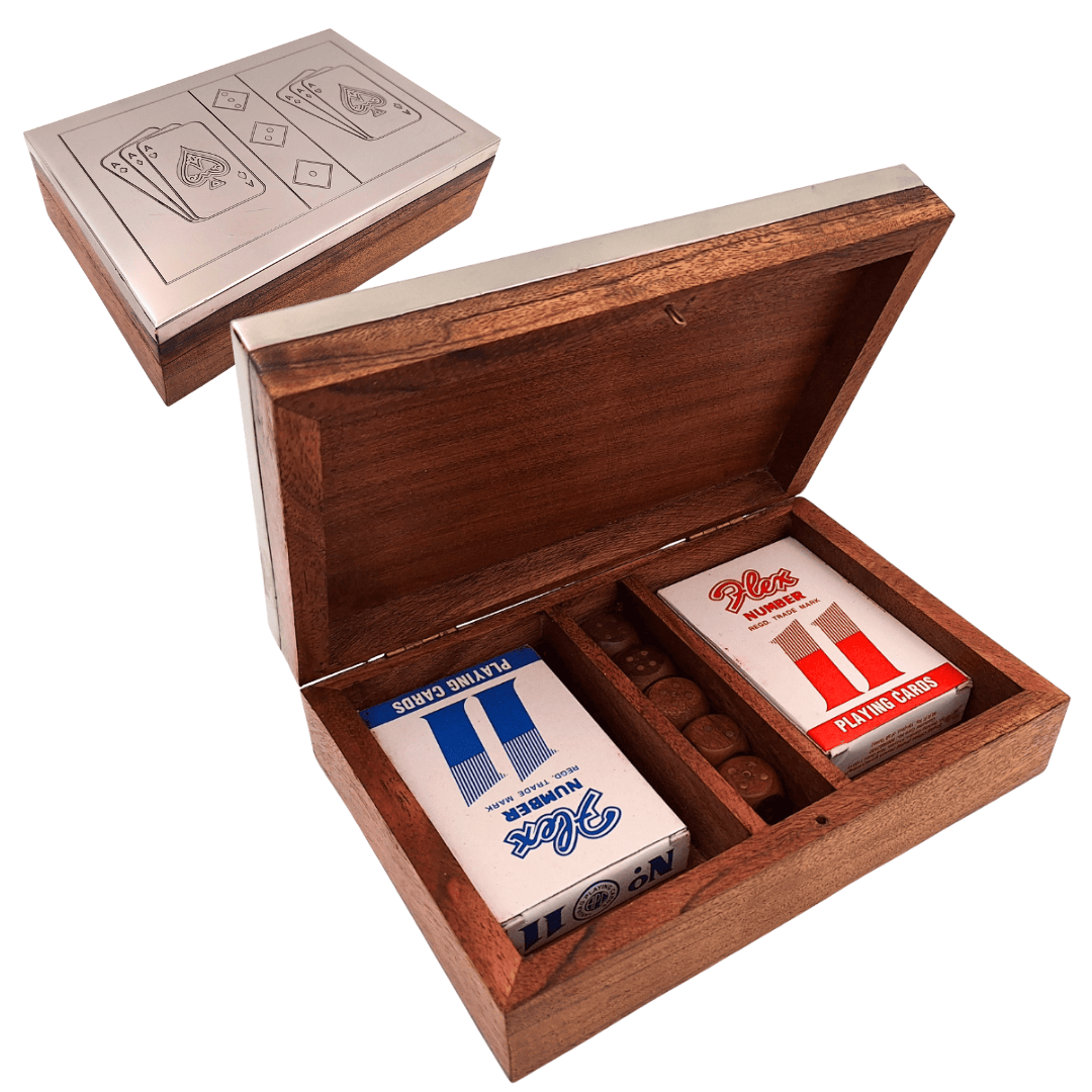 Conjunto Elegante de Jogos com Dois Baralhos e Dados em Caixa de Madeira com Tampa de Alumínio