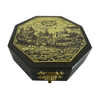 Relógio de sol octogonal e bússola H06 com possibilidade de personalização por gravação – presente elegante para amantes da navegação, feito em madeira e latão, com ornamentação rica, dimensões 7,3 x 2 cm