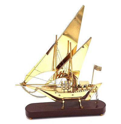 Modelo de navio em latão com base de madeira de 43 cm com possibilidade de personalização por gravação