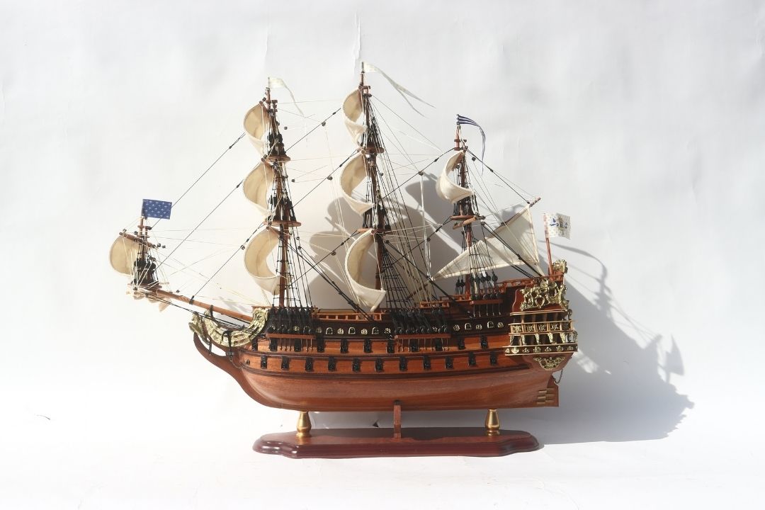 Modelo de luxo do veleiro Soleil Royal 65cm - SOL6, com possibilidade de personalização por gravação