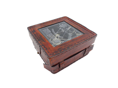 Sextante de Latão com Gravação em Estojo de Couro - Réplica de 1917, Ideal para Presente para Marinheiros e Astrónomos, Dimensões 13x12x6 cm, Antigo, Material: Latão e Vidro