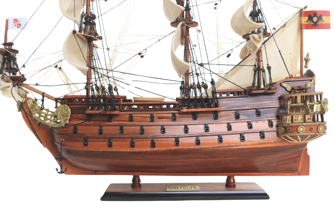 Modelo exclusivo do veleiro San Felipe – SF4, com possibilidade de personalização por gravação
