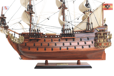 Modelo exclusivo do veleiro San Felipe – SF4, com possibilidade de personalização por gravação