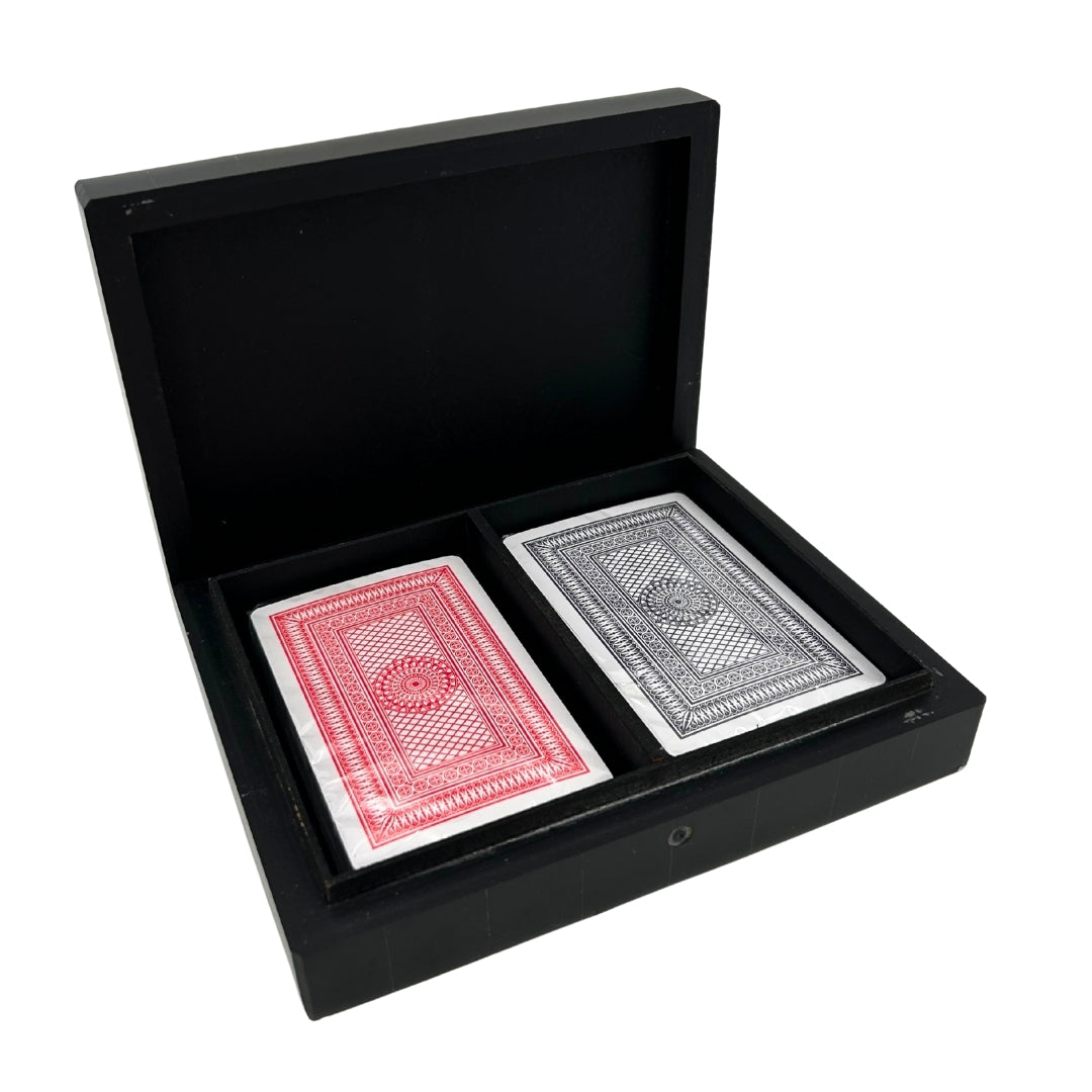Conjunto elegante de dois baralhos de cartas numa caixa de resina com possibilidade de personalização por gravação