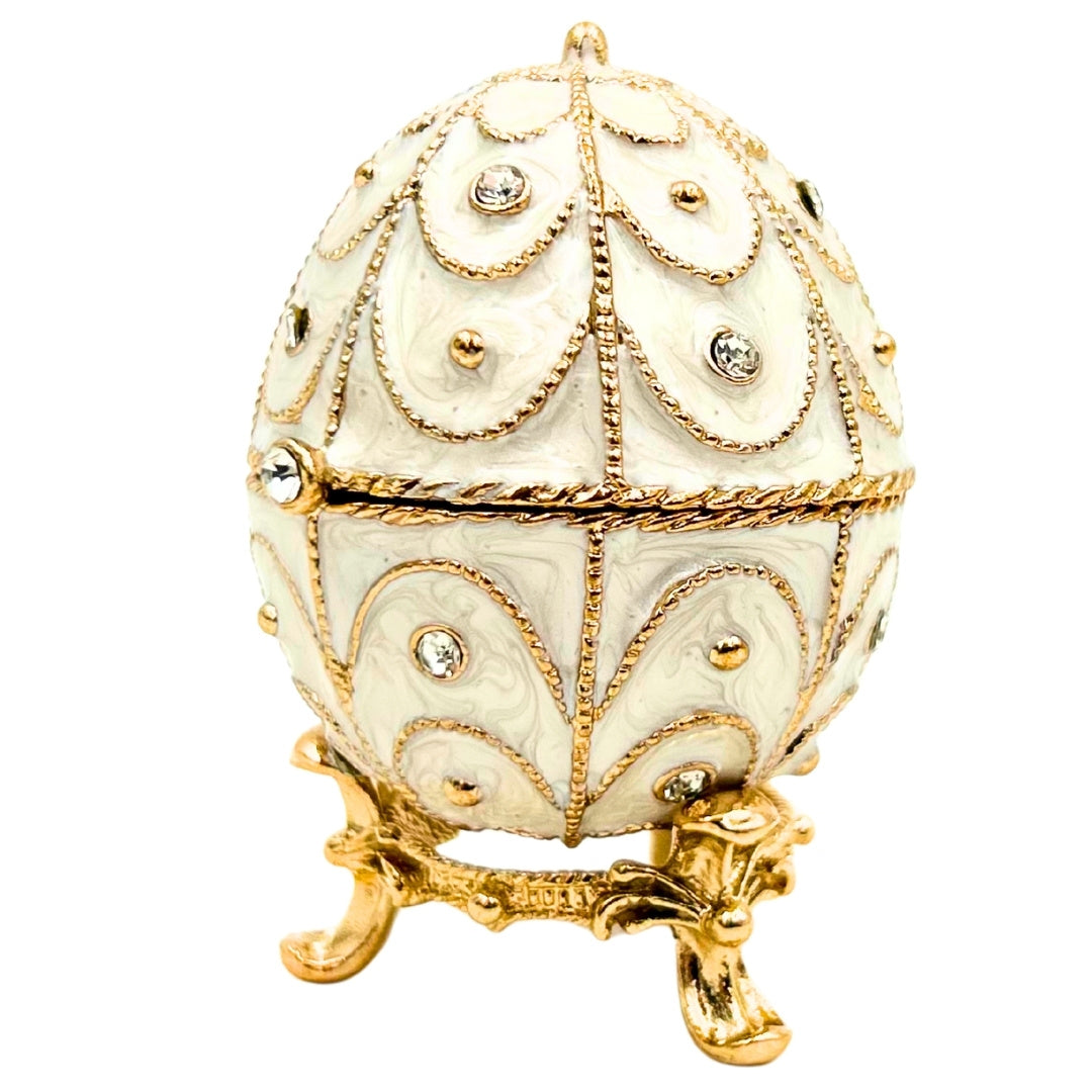 Caixa Exclusiva Ovo Fabergé Metálica com Cristais em Cor Branco-Dourado com Possibilidade de Personalização por Gravação