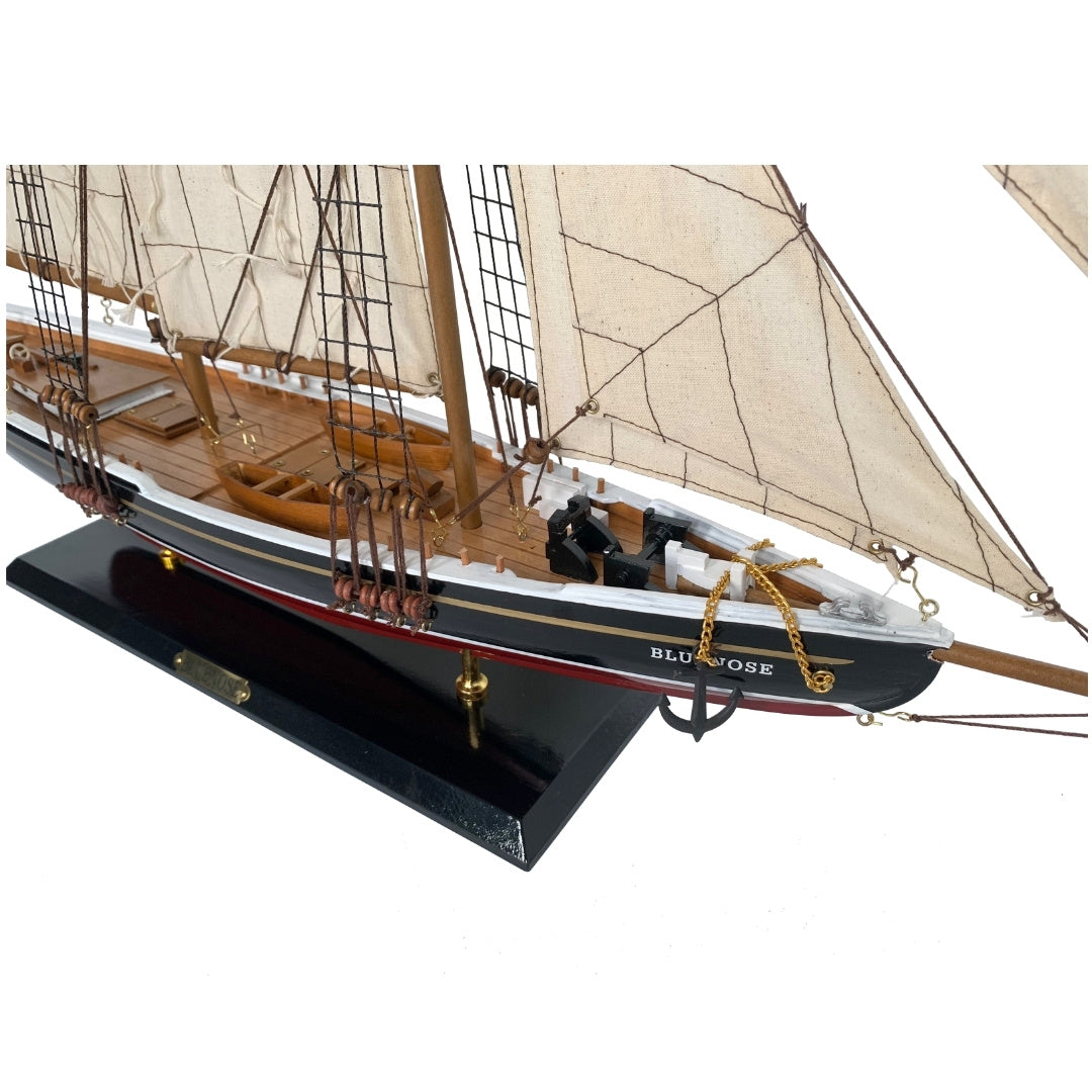Modelo de veleiro Bluenose 80cm com possibilidade de personalização por gravação