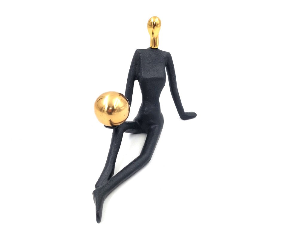 Figura decorativa Mulher Ginasta com bola, gravação personalizada, altura 15cm, preta e dourada, presente ideal para qualquer ocasião