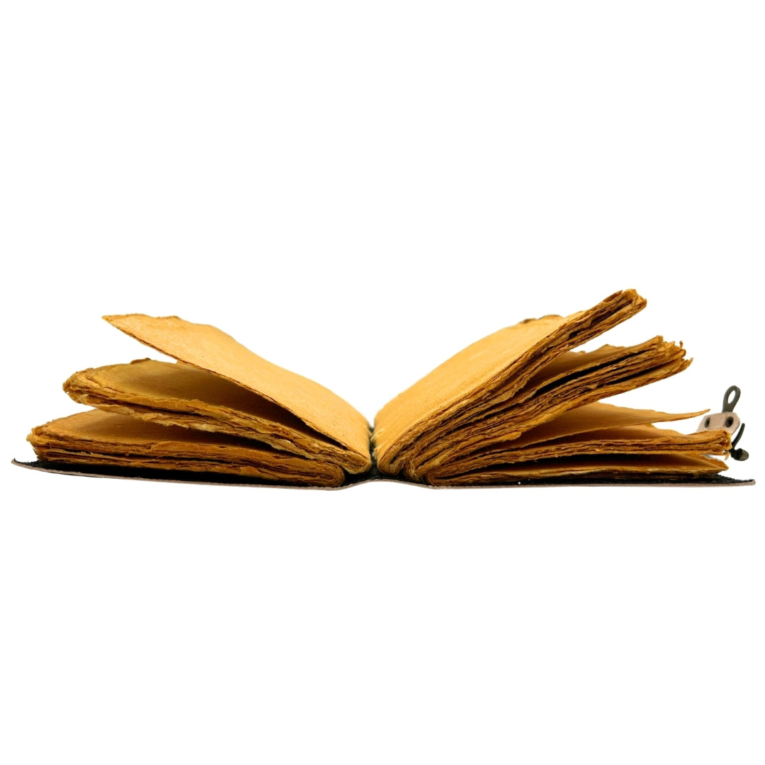 Caderno de Couro Retro Marítimo 200 páginas com possibilidade de personalização por gravação, ideal para presente para artistas e viajantes, feito de couro natural de cabra, cor vintage, dimensões 18 x 13 cm