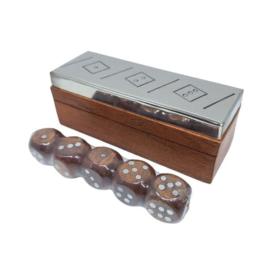 Jogo de dados com gravação personalizada em caixa de madeira com tampa metálica, ideal para presente – G1117, 12,5x4,5x4,5 cm
