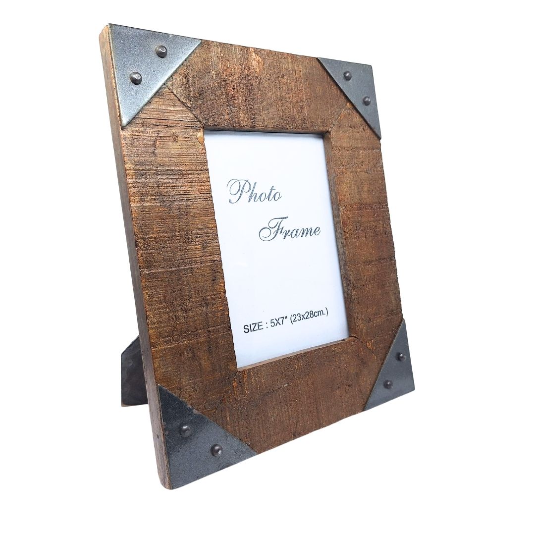 Moldura de madeira para fotografias 13 x 18 cm com possibilidade de personalização por gravação