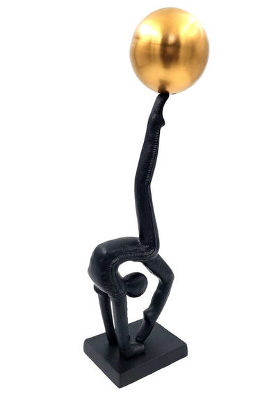 Figura decorativa de yogini em preto e dourado, altura 41 cm, possibilidade de personalização com gravação, ideal para presente