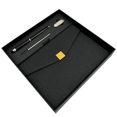 Conjunto de Presente Premium Elegante com Personalização – Caderno de Couro A5, Caneta e Pen Drive 16GB em Estojo Preto e Dourado
