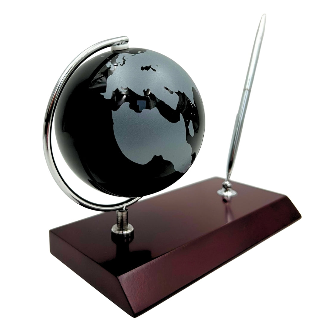 Conjunto Decorativo Elegante para Secretária com Gravação Personalizada - Globo Suporte para Canetas em Metal Cromado e Madeira Escura