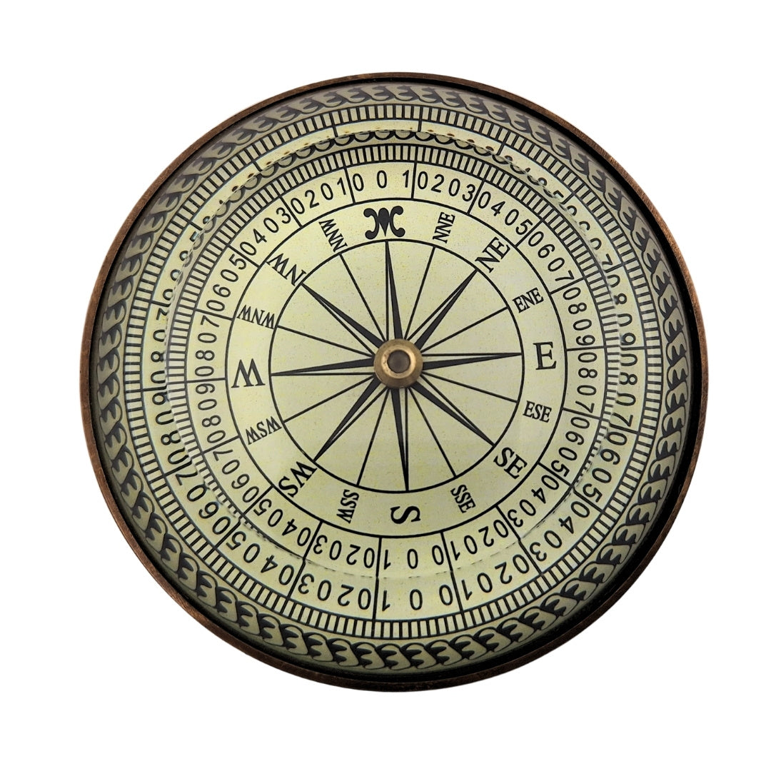 Bússola de Lente de Latão Retro Réplica com Gravação – Presente Personalizado para Viajante, Estilo Marinheiro, Dimensões 8x8x2,7 cm, Latão e Vidro, Provérbio Inspirador