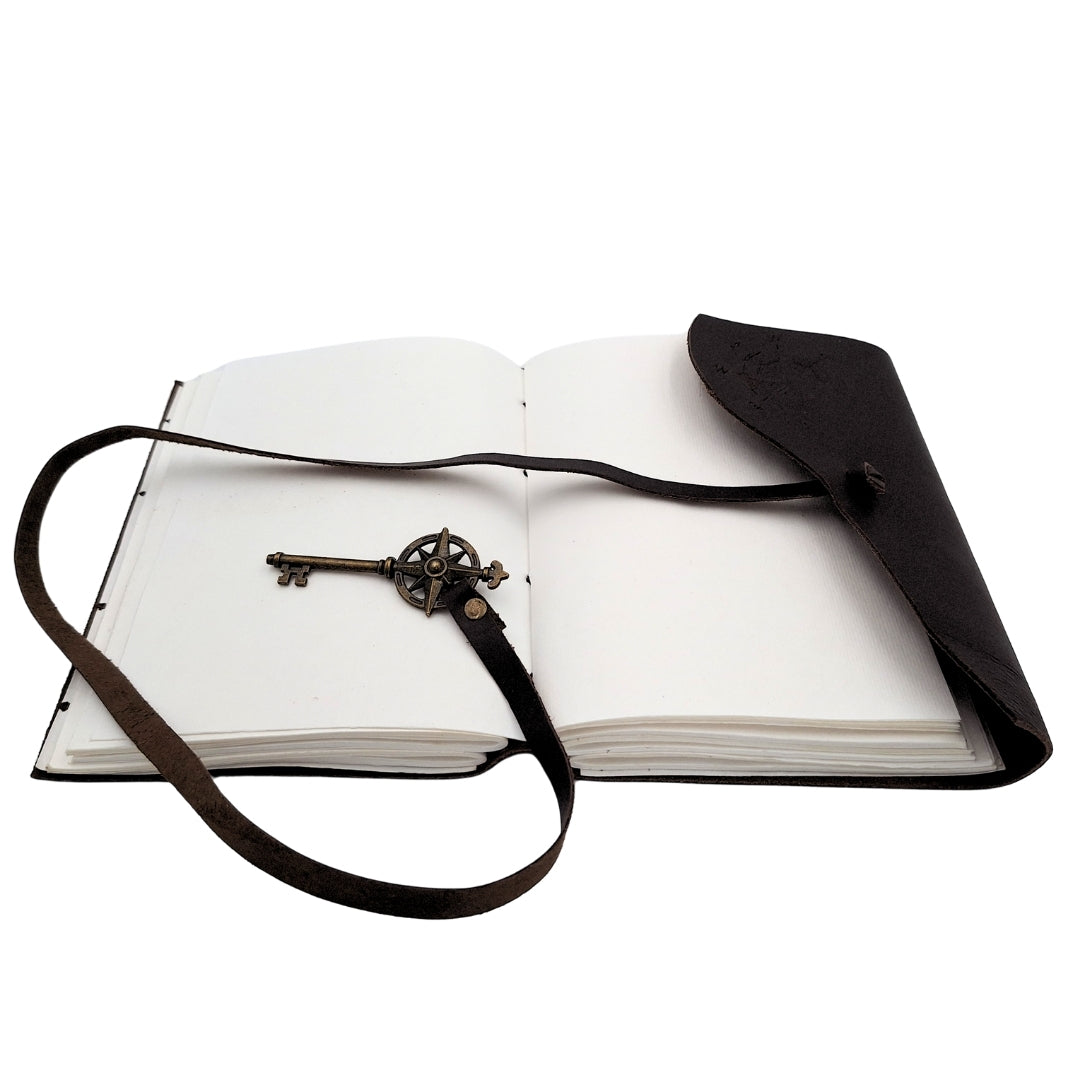 Caderno de pele retro Rosa dos Ventos 200 páginas com possibilidade de personalização por gravação