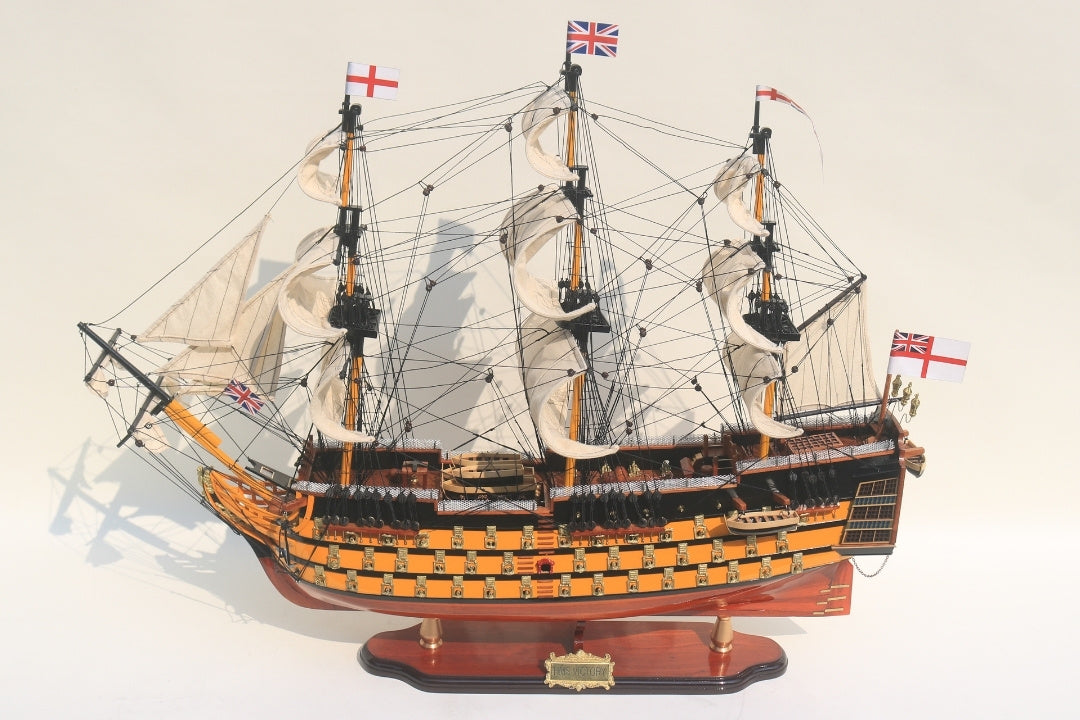 Modelo do veleiro HMS Victory 80cm montado com possibilidade de personalização por gravação - Decoração exclusiva para oferecer, feito à mão em madeira exótica, alta qualidade e atenção aos detalhes