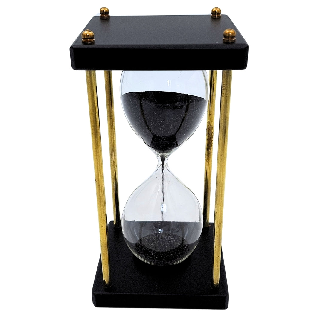 Ampulheta de Latão e Madeira 5 minutos com Areia Preta com Possibilidade de Personalização por Gravação – Decoração Retro Elegante para Presente com Altura de 16 cm